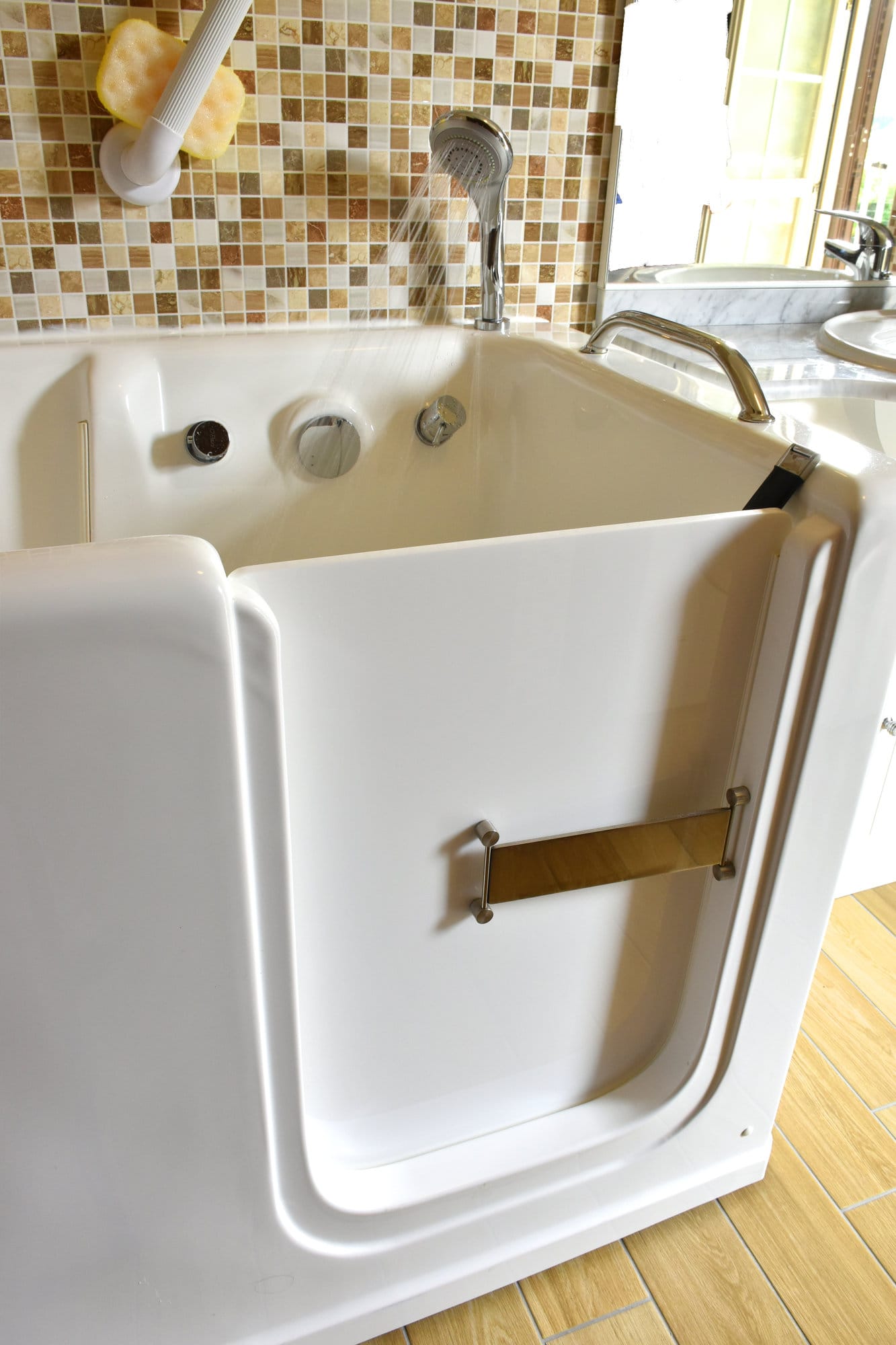 Handicap Accessible Bathtubs in Madison Heights MI