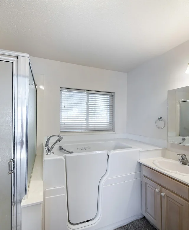 Handicap Tubs Remodeling Services in Monroe. MI
